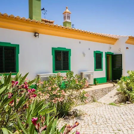 Algarve Country House V6 With Heated Pool