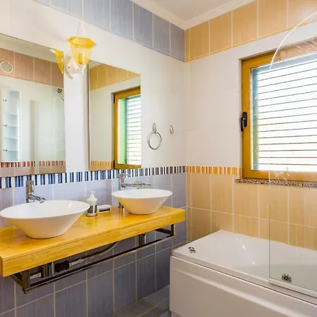 Algarve Country House V6 With Heated Pool Villa *