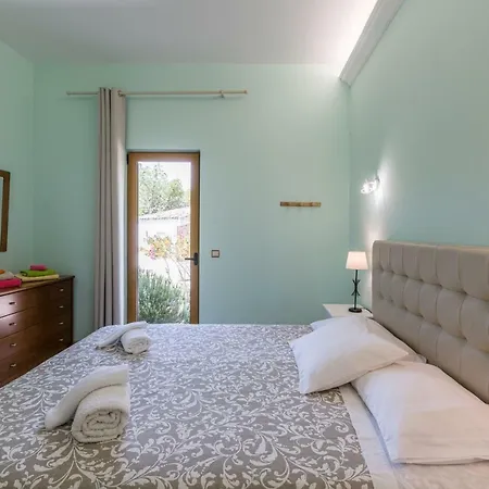 Algarve Country House V6 With Heated Pool